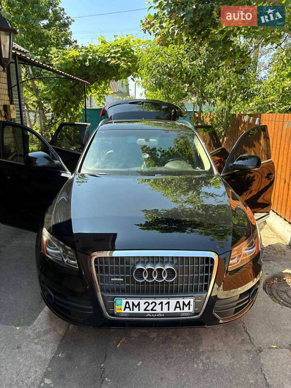 Позашляховик / Кросовер Audi Q5 2011 в Житомирі