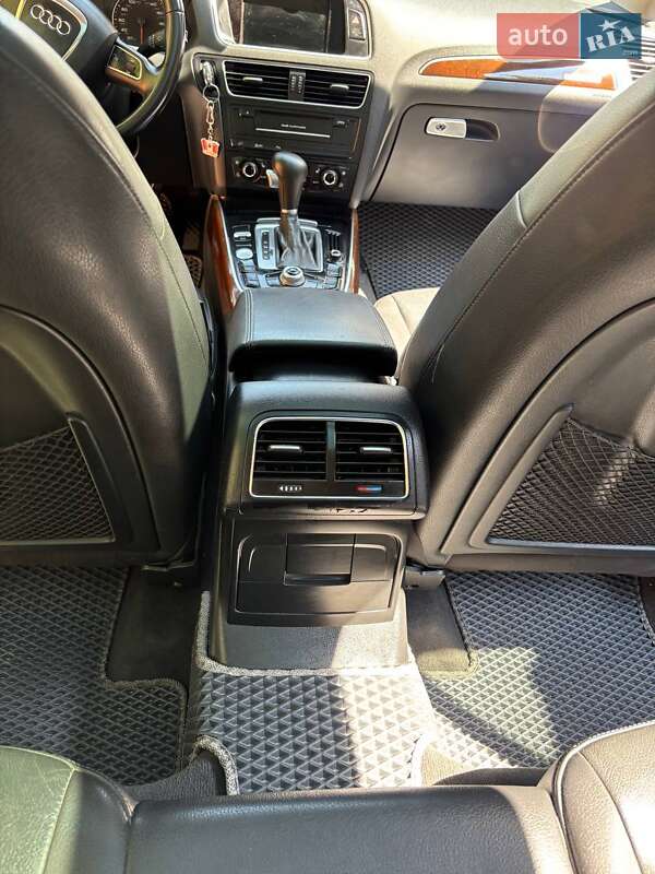 Позашляховик / Кросовер Audi Q5 2011 в Житомирі