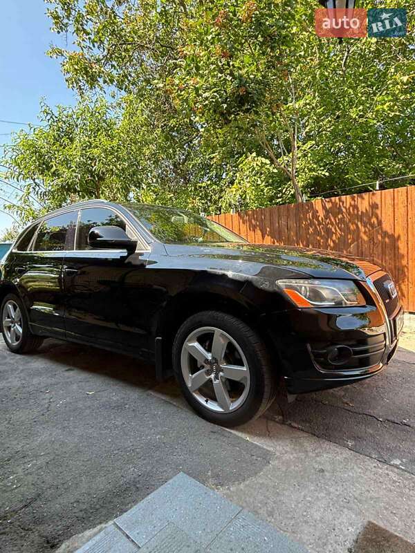 Позашляховик / Кросовер Audi Q5 2011 в Житомирі
