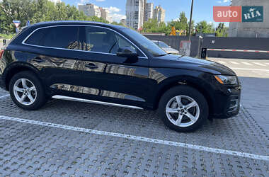 Внедорожник / Кроссовер Audi Q5 2022 в 