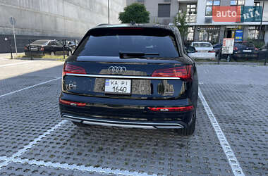 Внедорожник / Кроссовер Audi Q5 2022 в 