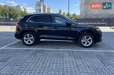 Внедорожник / Кроссовер Audi Q5 2022 в 
