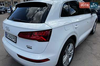 Внедорожник / Кроссовер Audi Q5 2017 в 