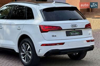 Позашляховик / Кросовер Audi Q5 2024 в 