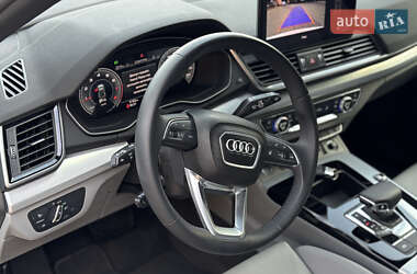 Позашляховик / Кросовер Audi Q5 2024 в 