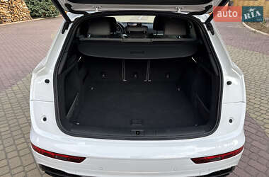 Позашляховик / Кросовер Audi Q5 2024 в 