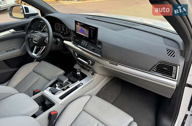 Позашляховик / Кросовер Audi Q5 2024 в 