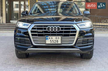 Внедорожник / Кроссовер Audi Q5 2018 в 