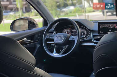 Внедорожник / Кроссовер Audi Q5 2018 в 