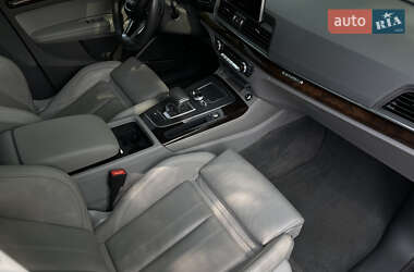 Позашляховик / Кросовер Audi Q5 2019 в 