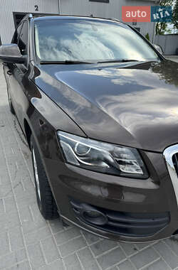 Внедорожник / Кроссовер Audi Q5 2011 в 