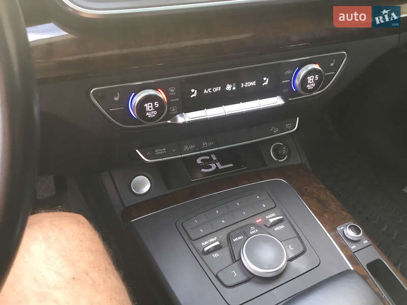 Внедорожник / Кроссовер Audi Q5 2017 в Ровно