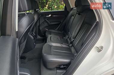 Внедорожник / Кроссовер Audi Q5 2018 в 