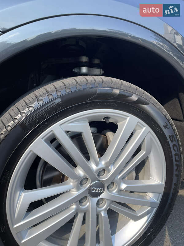 Внедорожник / Кроссовер Audi Q5 2018 в Черкассах