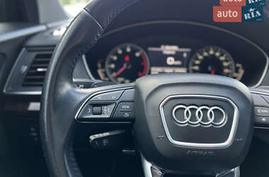 Позашляховик / Кросовер Audi Q5 2017 в 