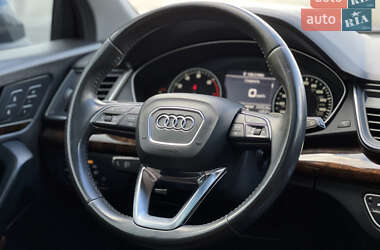 Позашляховик / Кросовер Audi Q5 2017 в 