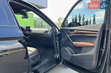 Позашляховик / Кросовер Audi Q5 2017 в 