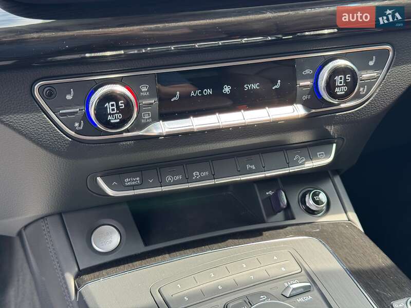 Позашляховик / Кросовер Audi Q5 2020 в Києві