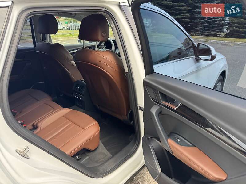 Позашляховик / Кросовер Audi Q5 2020 в Києві