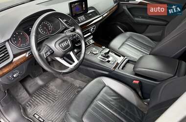 Внедорожник / Кроссовер Audi Q5 2018 в 