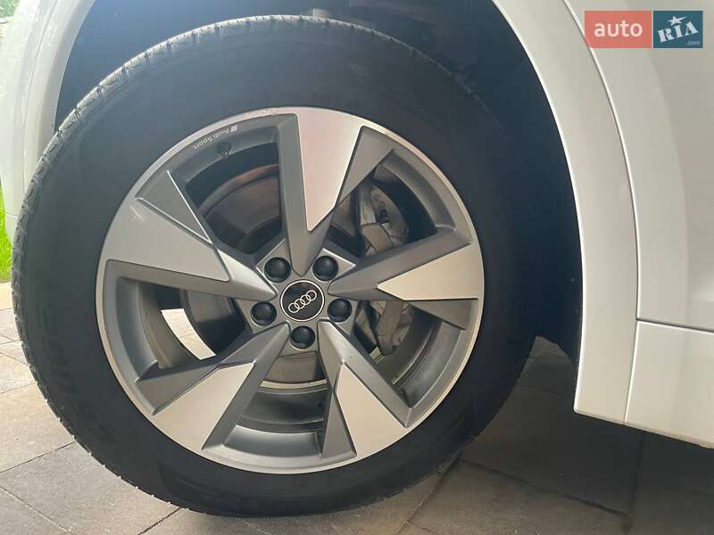 Позашляховик / Кросовер Audi Q5 2023 в Києві