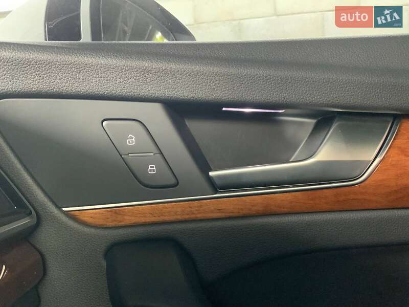 Позашляховик / Кросовер Audi Q5 2023 в Києві