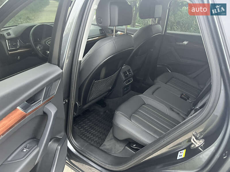 Внедорожник / Кроссовер Audi Q5 2022 в Киеве