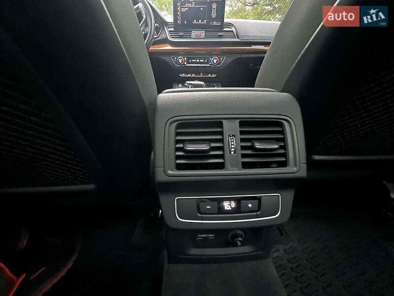 Внедорожник / Кроссовер Audi Q5 2022 в Киеве