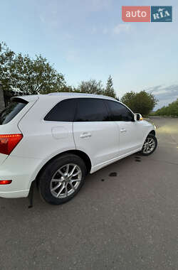 Внедорожник / Кроссовер Audi Q5 2010 в 