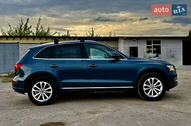 Позашляховик / Кросовер Audi Q5 2015 в 
