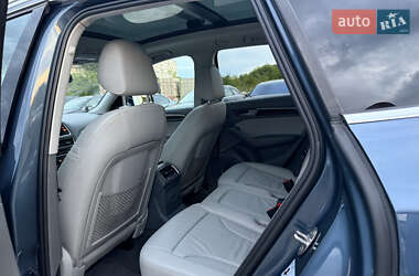 Позашляховик / Кросовер Audi Q5 2015 в 