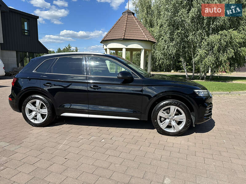 Внедорожник / Кроссовер Audi Q5 2017 в Киеве