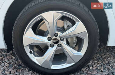 Внедорожник / Кроссовер Audi Q5 2021 в 