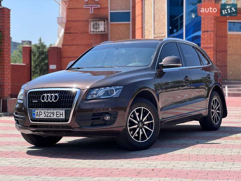 Позашляховик / Кросовер Audi Q5 2010 в 