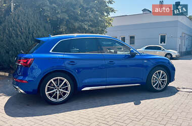 Позашляховик / Кросовер Audi Q5 2020 в 