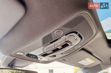 Позашляховик / Кросовер Audi Q5 2020 в 