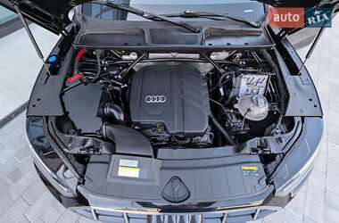 Позашляховик / Кросовер Audi Q5 2020 в 