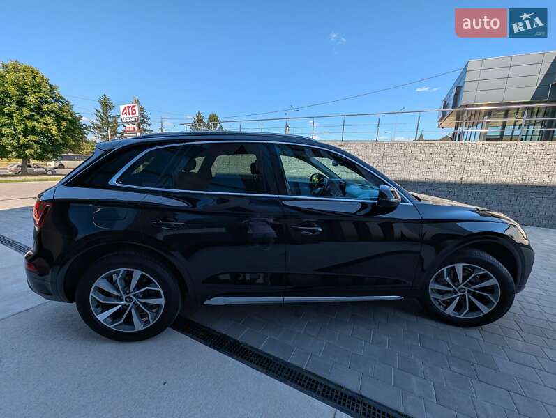 Позашляховик / Кросовер Audi Q5 2020 в Луцьку