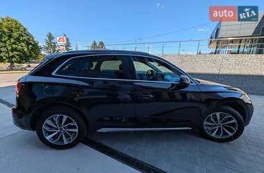 Позашляховик / Кросовер Audi Q5 2020 в 
