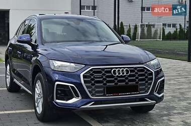 Внедорожник / Кроссовер Audi Q5 2022 в 