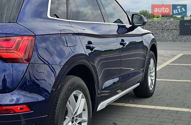 Внедорожник / Кроссовер Audi Q5 2022 в 