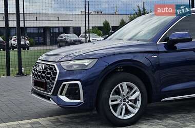 Внедорожник / Кроссовер Audi Q5 2022 в 