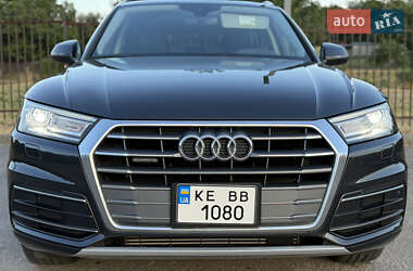 Позашляховик / Кросовер Audi Q5 2018 в 