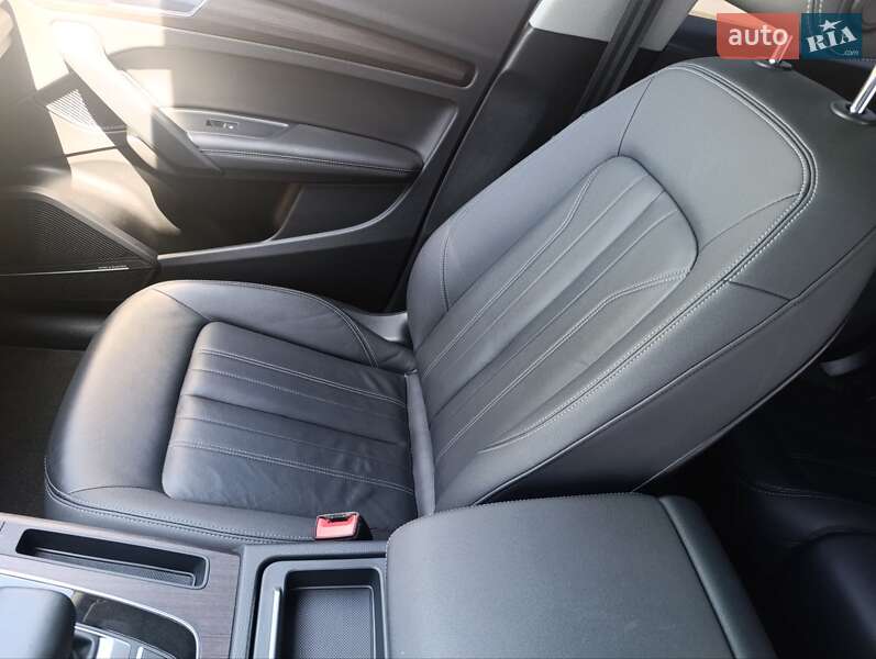Внедорожник / Кроссовер Audi Q5 2022 в Стрые
