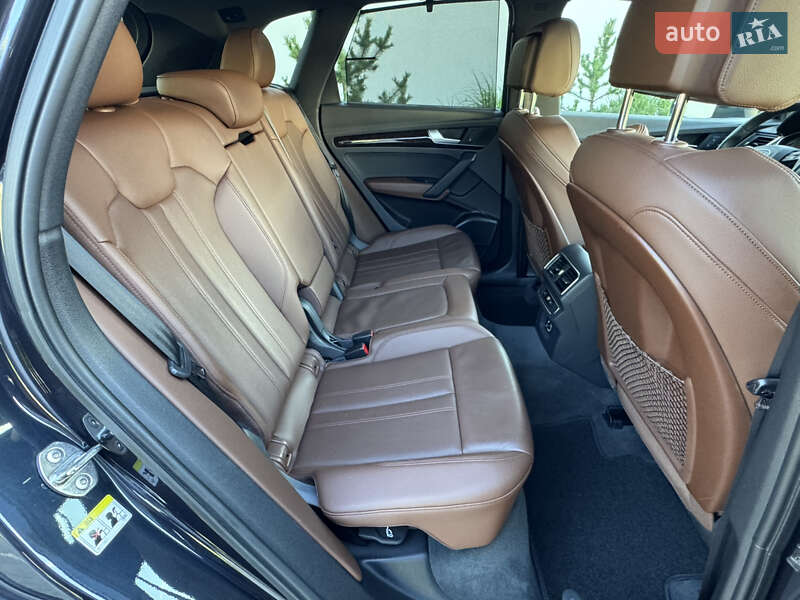 Позашляховик / Кросовер Audi Q5 2018 в Луцьку
