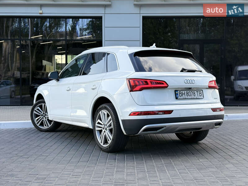 Позашляховик / Кросовер Audi Q5 2017 в Одесі