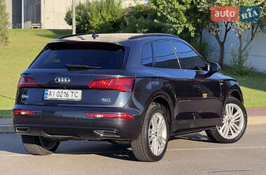 Позашляховик / Кросовер Audi Q5 2017 в 