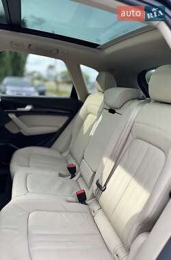 Внедорожник / Кроссовер Audi Q5 2017 в 