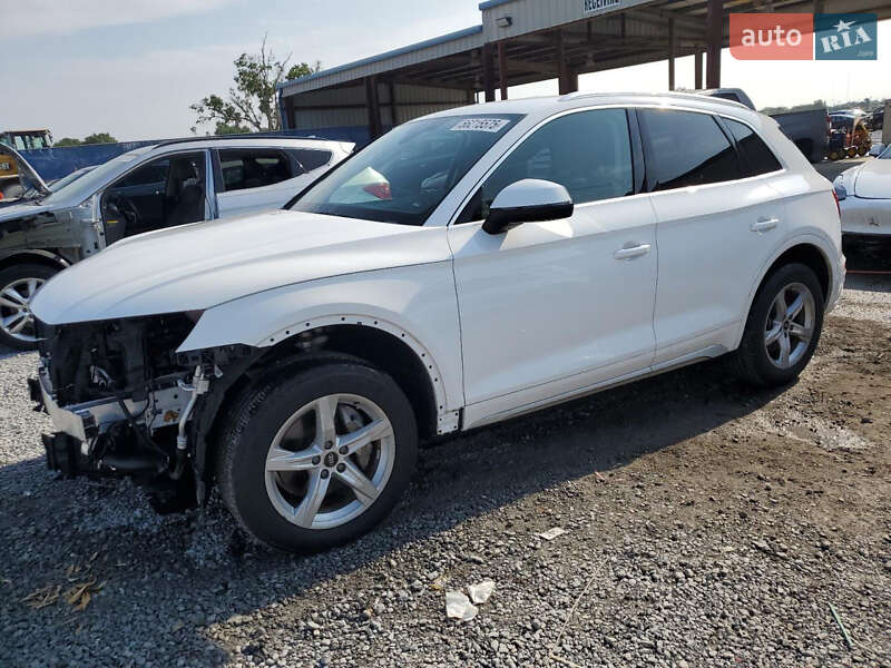Внедорожник / Кроссовер Audi Q5 2021 в 
