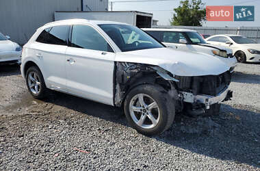 Внедорожник / Кроссовер Audi Q5 2021 в 